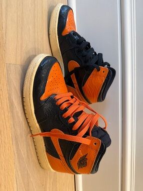 Nike AIR JORDAN 1 Hi Shattered Backboard 3.0 Patent Black Orange size 5Y